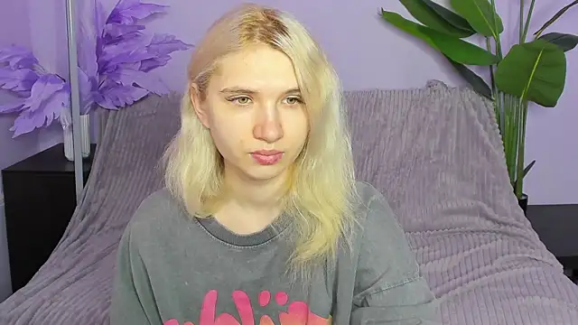 Kitty Blondie online show from 04/07/26, 04:14