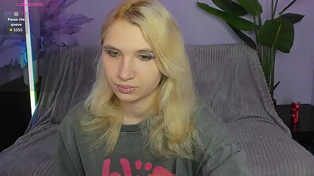 Kitty Blondie online show from 04/09/26, 02:35