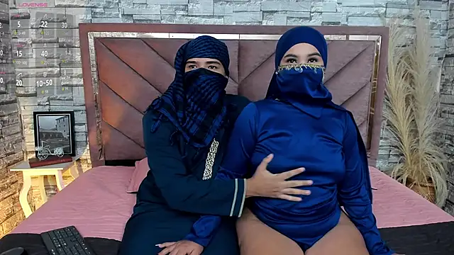 Snapshot of Dalila_and_Khaled chatting on 04/02/26, 05:52 Dalila and Khaled online show from 04/02/26, 05:52