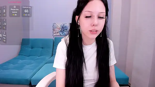 Snapshot of SugarBunny18 chatting on 04/05/26, 01:45 SugarBunny18 online show from 04/05/26, 01:45