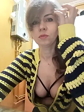 Snapshot of TaynaSecret chatting on 04/19/26, 08:33 TaynaSecret online show from 04/19/26, 08:33