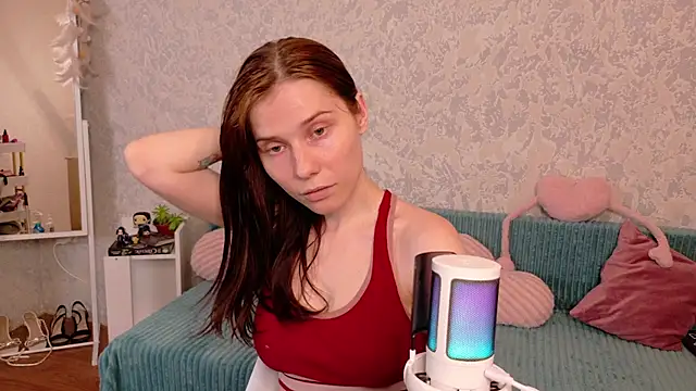 Snapshot of CleoBloom_ chatting on 07/15/26, 06:04 CleoBloom online show from 07/15/26, 06:04