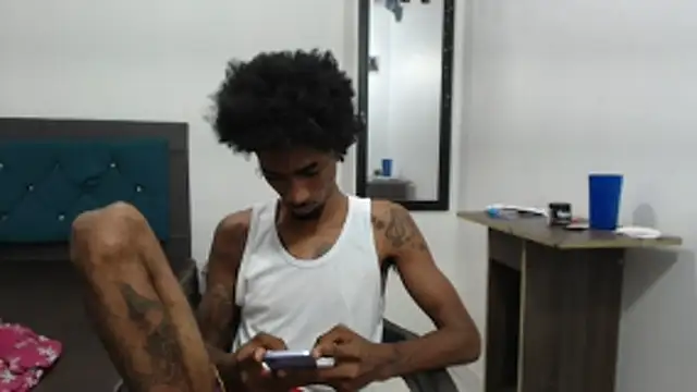 Snapshot of burrodelacosta chatting on 04/13/26, 12:36 burrodelacosta online show from 04/13/26, 12:36