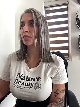 Isabella varella- online show from 05/15/26, 01:31