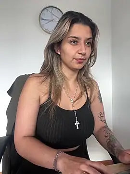 Isabella varella- online show from 04/07/26, 01:02