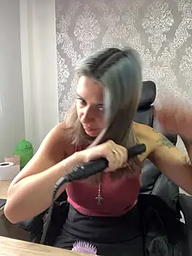 Snapshot of Isabella_varella- chatting on 07/09/26, 02:16 Isabella varella- online show from 07/09/26, 02:16