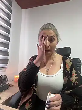 Isabella varella- online show from 06/05/26, 12:33