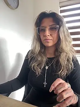 Isabella varella- online show from 05/11/26, 02:56