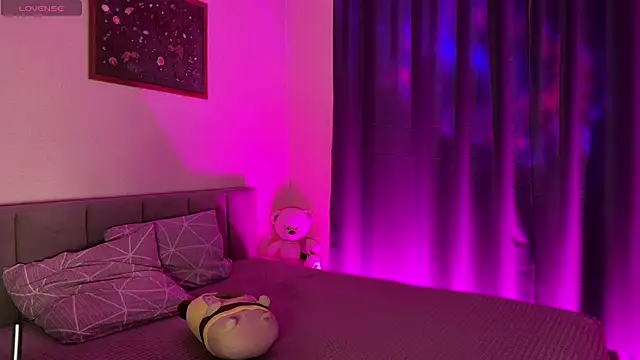 Snapshot of Polly_Candy chatting on 04/05/26, 04:02 Polly Candy online show from 04/05/26, 04:02