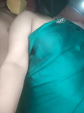 Snapshot of SURAJSAVITA chatting on 04/10/26, 09:49 SURAJSAVITA online show from 04/10/26, 09:49