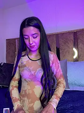 Snapshot of megan_pink17 chatting on 04/10/26, 03:35 megan pink17 online show from 04/10/26, 03:35