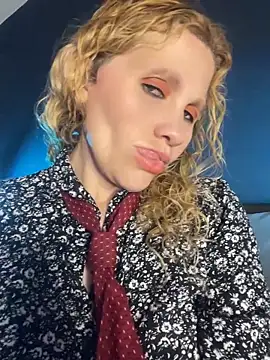EvangelineLove  online show from 05/04/26, 07:28