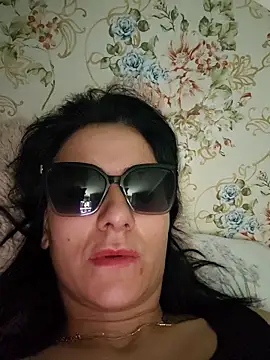 Snapshot of sara_41 chatting on 04/05/26, 08:21 sara 41 online show from 04/05/26, 08:21