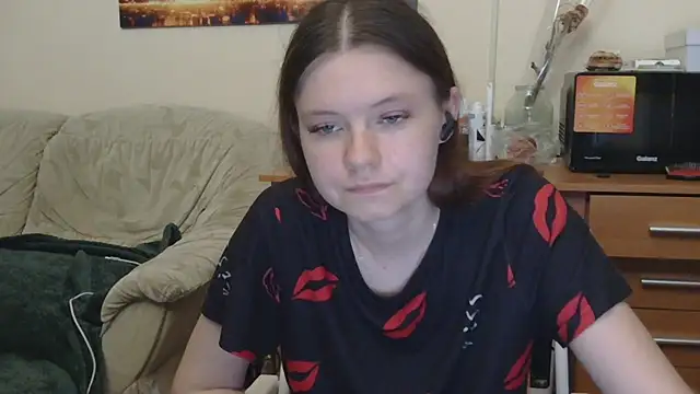 JessicaHolland1 online show from 05/23/26, 06:18