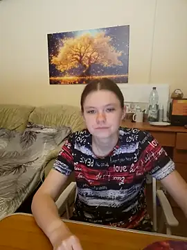 JessicaHolland1 online show from 06/18/26, 05:40