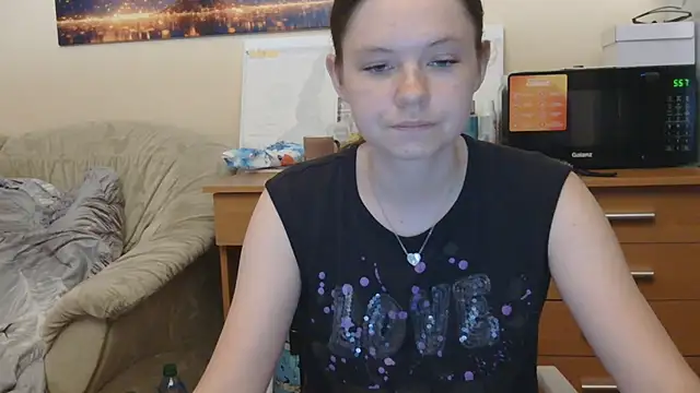JessicaHolland1 online show from 06/26/26, 05:41