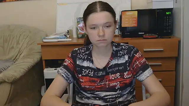 JessicaHolland1 online show from 07/13/26, 05:56