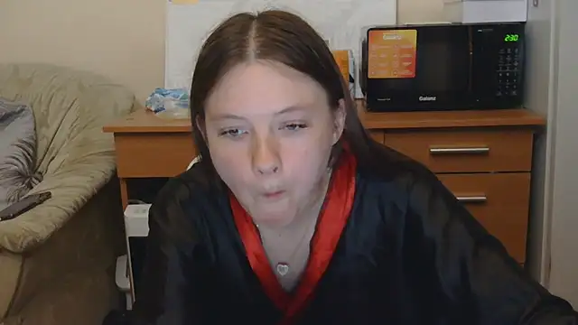 JessicaHolland1 online show from 07/08/26, 05:57