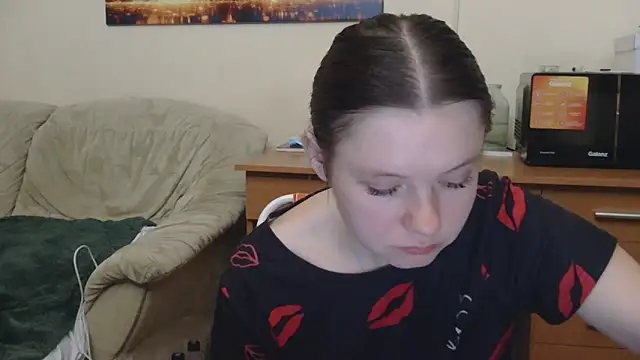 JessicaHolland1 online show from 05/26/26, 07:01
