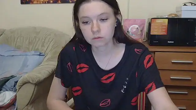 JessicaHolland1 online show from 05/31/26, 06:09