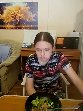 JessicaHolland1 online show from 06/15/26, 06:40