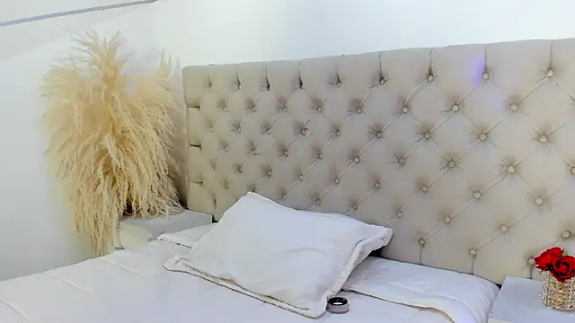 Snapshot of nahomyrusell chatting on 04/11/26, 01:26 nahomyrusell online show from 04/11/26, 01:26