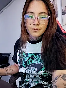 cute mara online show from 04/17/26, 05:05