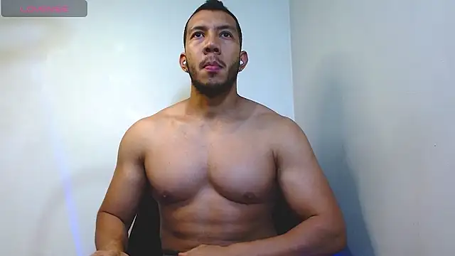 Snapshot of georgeholl chatting on 06/21/26, 11:54 georgeholl online show from 06/21/26, 11:54