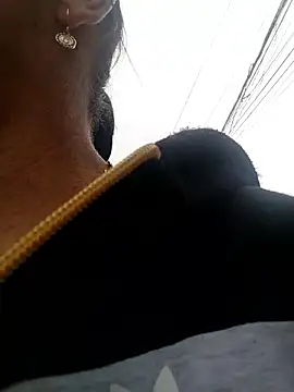 Snapshot of vegonicarouge chatting on 04/15/26, 07:18 vegonicarouge online show from 04/15/26, 07:18