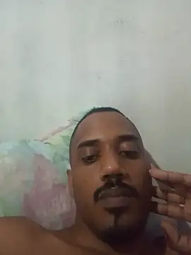 Snapshot of Gabriel28cm chatting on 08/06/26, 10:27 Gabriel28cm online show from 08/06/26, 10:27