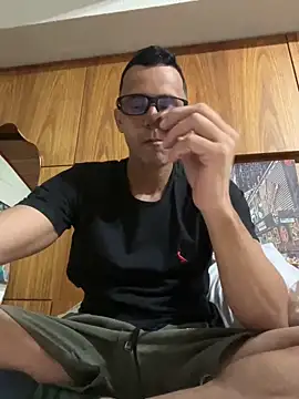 Snapshot of LucasGostoso30 chatting on 04/11/26, 06:33 LucasGostoso30 online show from 04/11/26, 06:33