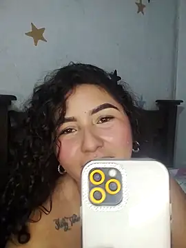 Snapshot of MiliHot25 chatting on 04/13/26, 04:33 MiliHot25 online show from 04/13/26, 04:33