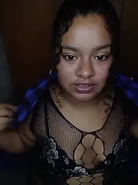 Snapshot of Curlysexy22 chatting on 04/06/26, 04:46 Curlysexy22 online show from 04/06/26, 04:46