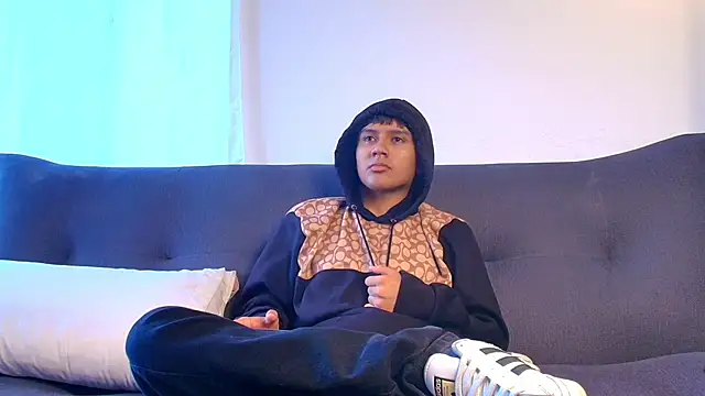 Snapshot of DemonGud chatting on 04/08/26, 12:50 DemonGud online show from 04/08/26, 12:50