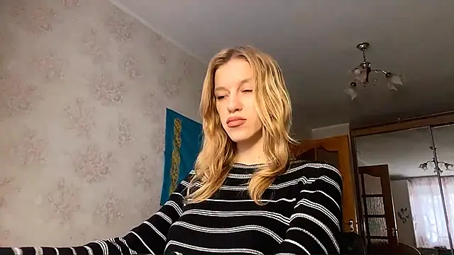 Snapshot of CuriousMildness chatting on 04/03/26, 09:38 CuriousMildness online show from 04/03/26, 09:38