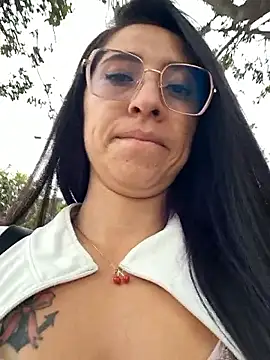 Snapshot of VALERY-94 chatting on 04/05/26, 12:01 VALERY-94 online show from 04/05/26, 12:01