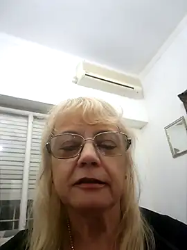 Snapshot of MatureElegantWidow chatting on 04/10/26, 10:17 MatureElegantWidow online show from 04/10/26, 10:17