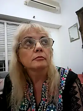 Snapshot of MatureElegantWidow chatting on 04/12/26, 11:52 MatureElegantWidow online show from 04/12/26, 11:52