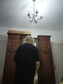 MatureElegantWidow online show from 05/25/26, 02:11