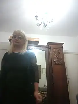 MatureElegantWidow online show from 05/09/26, 12:36