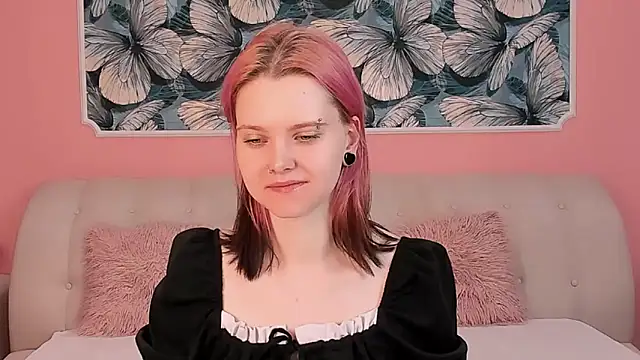 Lina Veyra online show from 04/14/26, 09:25