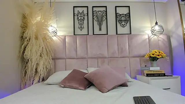 Snapshot of Vaithiare_stone chatting on 04/14/26, 12:21 Vaithiare stone online show from 04/14/26, 12:21