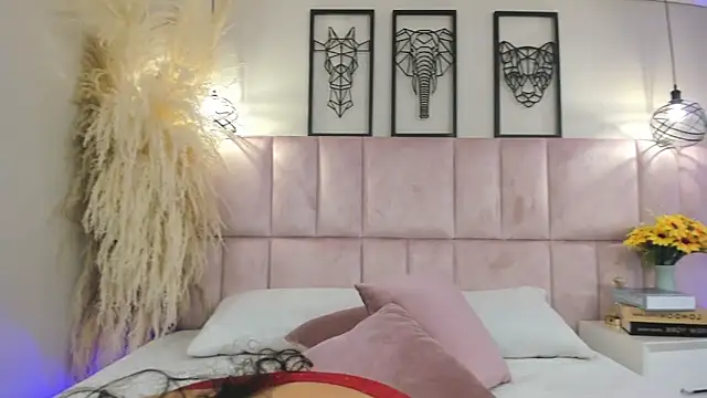 Snapshot of Vaithiare_stone chatting on 04/11/26, 12:42 Vaithiare stone online show from 04/11/26, 12:42