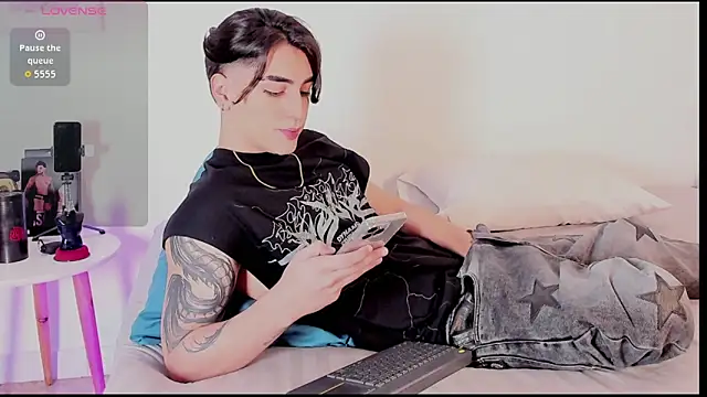 Snapshot of Thiago_angel chatting on 04/22/26, 06:09 Thiago angel online show from 04/22/26, 06:09