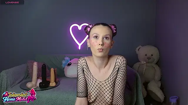 Snapshot of Bea_doll chatting on 04/04/26, 10:05 Bea doll online show from 04/04/26, 10:05