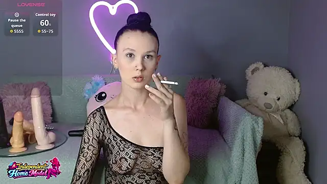 Snapshot of Bea_doll chatting on 06/29/26, 02:18 Bea doll online show from 06/29/26, 02:18