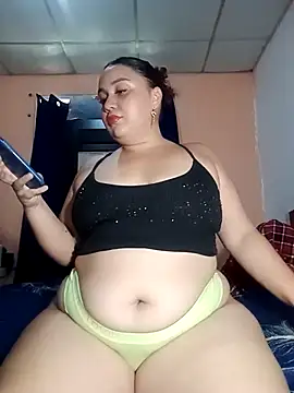 Snapshot of Marialae2735 chatting on 05/06/26, 08:13 Marialae2735 online show from 05/06/26, 08:13