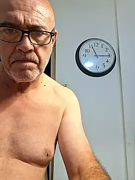 Snapshot of julenvcia chatting on 05/16/26, 09:14 julenvcia online show from 05/16/26, 09:14