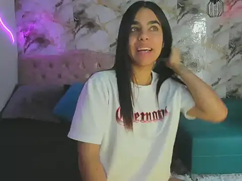 Kim strawberry online show from 04/11/26, 04:10