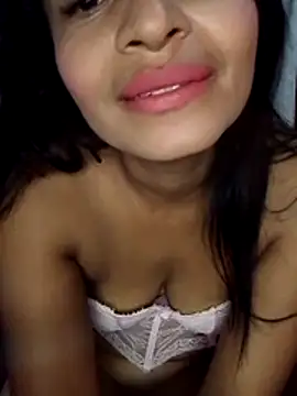 Lia Phone  online show from 05/17/26, 05:51